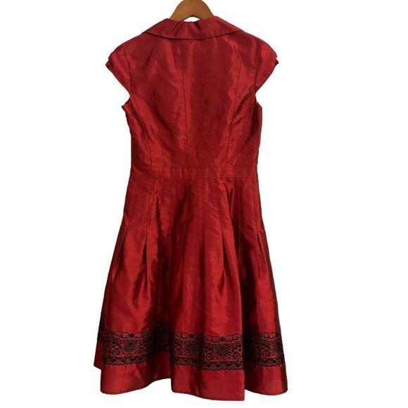 Xscape Women’s Fit and Flare Ruby Red & Black Cap Sleeve Bouffant Event Dress 10 - Picture 3 of 8